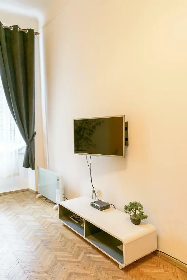 Red & Yellow Apartment Львов